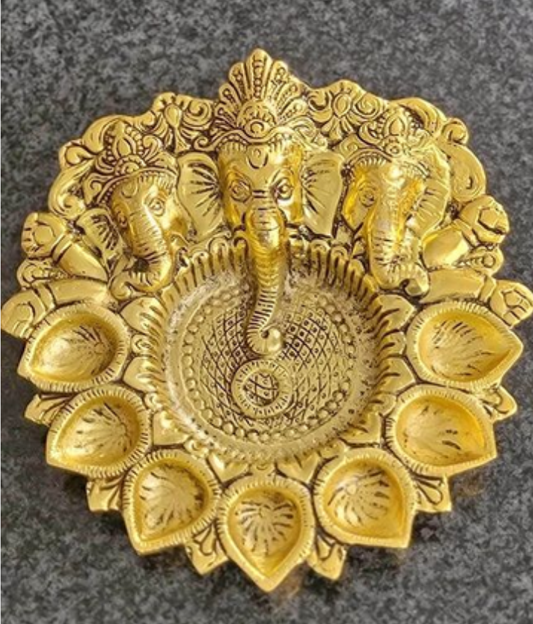 7 Deepak/Diya Thaali